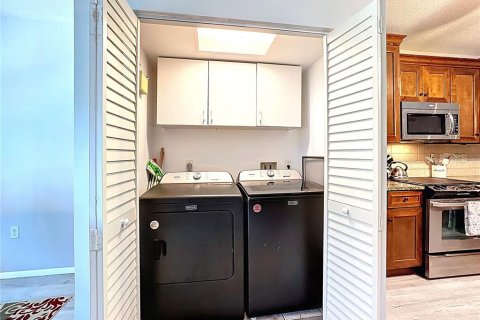 Copropriété à vendre à Sarasota, Floride: 2 chambres, 122.82 m2 № 1665670 - photo 27
