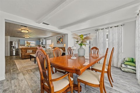 Villa ou maison à louer à New Port Richey, Floride: 2 chambres, 97.36 m2 № 2405300 - photo 15