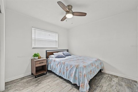 Villa ou maison à louer à New Port Richey, Floride: 2 chambres, 97.36 m2 № 2405300 - photo 29