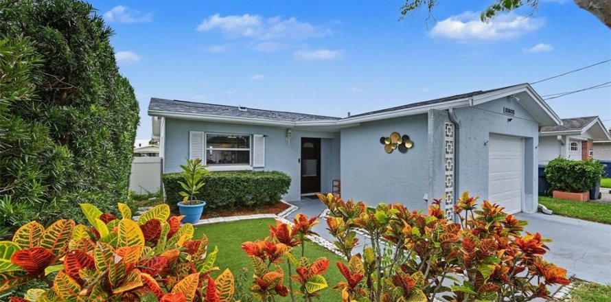 Villa ou maison à New Port Richey, Floride 2 chambres, 97.36 m2 № 2405300