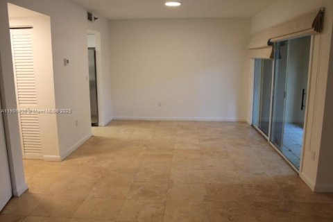 Снять в аренду кондоминиум в Майами, Флорида 2 спальни, № 1963397 - фото 3