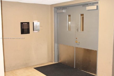 Снять в аренду кондоминиум в Майами, Флорида 2 спальни, № 1963397 - фото 9