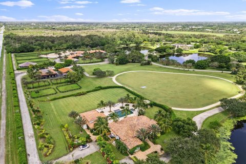 House in Wellington, Florida 7 bedrooms, 343.74 sq.m. № 2254409 - photo 16