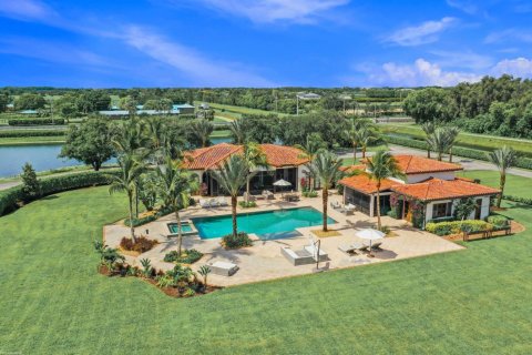 House in Wellington, Florida 7 bedrooms, 343.74 sq.m. № 2254409 - photo 2