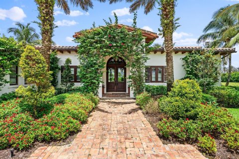 House in Wellington, Florida 7 bedrooms, 343.74 sq.m. № 2254409 - photo 5
