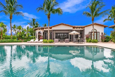 House in Wellington, Florida 7 bedrooms, 343.74 sq.m. № 2254409 - photo 3