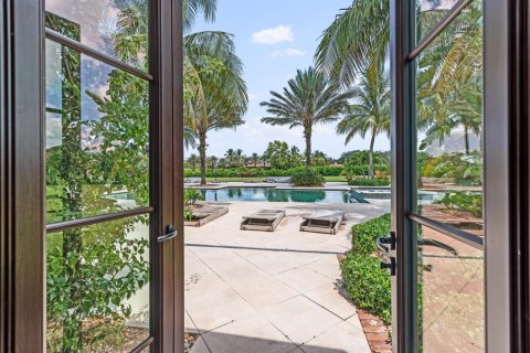 House in Wellington, Florida 7 bedrooms, 343.74 sq.m. № 2254409 - photo 14