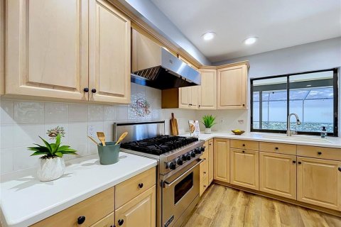 House in Tampa, Florida 4 bedrooms, 329.15 sq.m. № 2151544 - photo 22