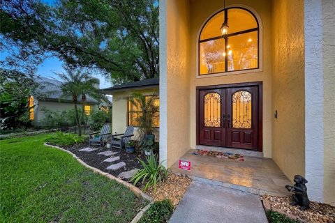 House in Tampa, Florida 4 bedrooms, 329.15 sq.m. № 2151544 - photo 9