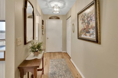 Купить кондоминиум в Деланд, Флорида 7 комнат, 86.4м2, № 1857966 - фото 4