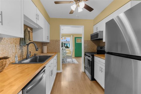 House in Hudson, Florida 3 bedrooms, 133.22 sq.m. № 1843844 - photo 13