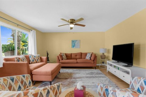 House in Hudson, Florida 3 bedrooms, 133.22 sq.m. № 1843844 - photo 8