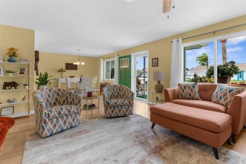 House in Hudson, Florida 3 bedrooms, 133.22 sq.m. № 1843844 - photo 6