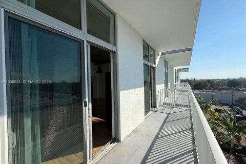 Снять в аренду кондоминиум в Холливуд, Флорида 68.56м2, № 1998468 - фото 11