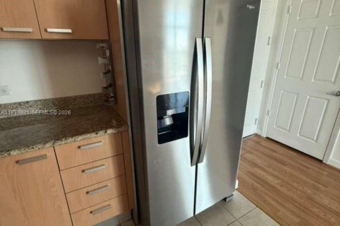 Снять в аренду кондоминиум в Холливуд, Флорида 68.56м2, № 1998468 - фото 3