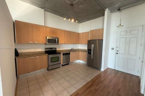 Снять в аренду кондоминиум в Холливуд, Флорида 68.56м2, № 1998468 - фото 2