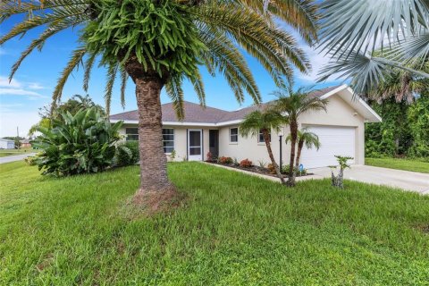Casa en venta en Port Charlotte, Florida, 3 dormitorios, 165.37 m2 № 1911816 - foto 5