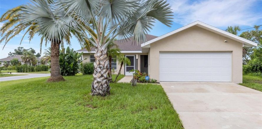 Casa en Port Charlotte, Florida 3 dormitorios, 165.37 m2 № 1911816