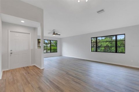 Casa en venta en Port Charlotte, Florida, 3 dormitorios, 165.37 m2 № 1911816 - foto 12