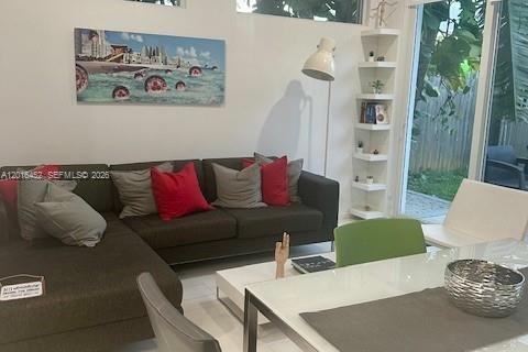 Villa ou maison à louer à Miami, Floride: 1 chambre, 71.35 m2 № 2084557 - photo 4