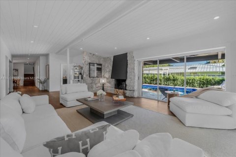 Купить виллу или дом в Ки-Бискейн, Флорида 3 спальни, 314.2м2, № 1977005 - фото 13