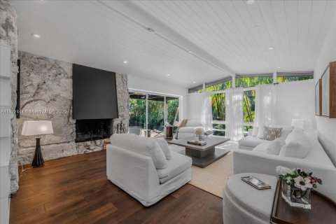 Купить виллу или дом в Ки-Бискейн, Флорида 3 спальни, 314.2м2, № 1977005 - фото 9