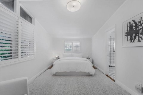 Купить виллу или дом в Ки-Бискейн, Флорида 3 спальни, 314.2м2, № 1977005 - фото 28