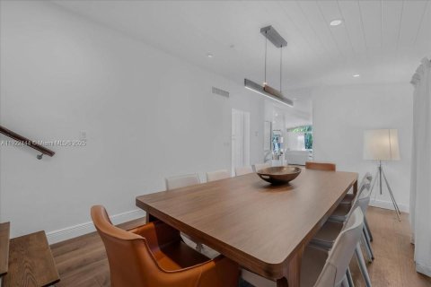 Купить виллу или дом в Ки-Бискейн, Флорида 3 спальни, 314.2м2, № 1977005 - фото 24