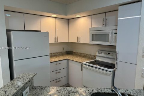 Copropriété à vendre à Margate, Floride: 1 chambre, 66.15 m2 № 2002144 - photo 2