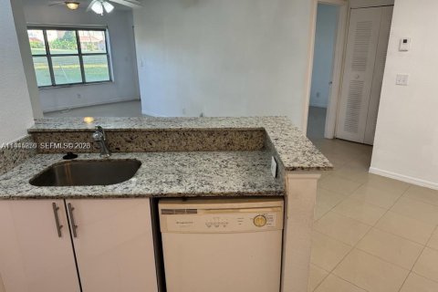 Copropriété à vendre à Margate, Floride: 1 chambre, 66.15 m2 № 2002144 - photo 3