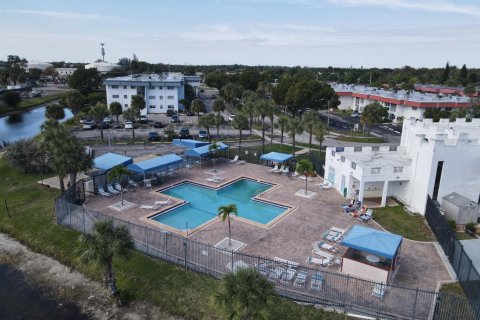 Condominio en venta en Lauderhill, Florida, 2 dormitorios, 110.09 m2 № 2245511 - foto 24