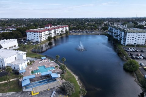 Condominio en venta en Lauderhill, Florida, 2 dormitorios, 110.09 m2 № 2245511 - foto 25