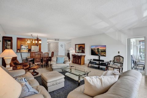 Condominio en venta en Lauderhill, Florida, 2 dormitorios, 110.09 m2 № 2245511 - foto 17