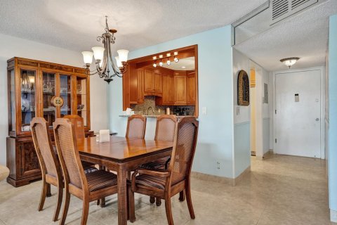 Condominio en venta en Lauderhill, Florida, 2 dormitorios, 110.09 m2 № 2245511 - foto 3