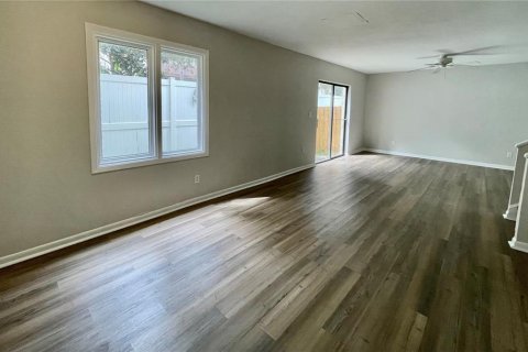 Condo in Tampa, Florida, 2 bedrooms  № 1912991 - photo 3