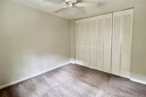 Condo in Tampa, Florida, 2 bedrooms  № 1912991 - photo 10