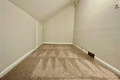 Condo in Tampa, Florida, 2 bedrooms  № 1912991 - photo 12
