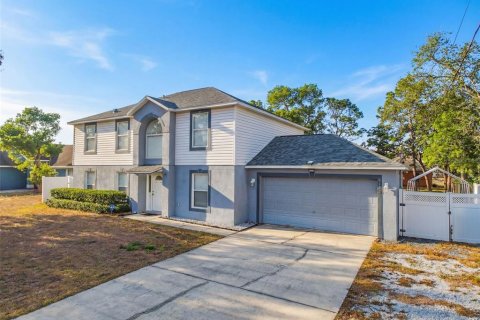 House in Spring Hill, Florida 4 bedrooms, 205.78 sq.m. № 2212715