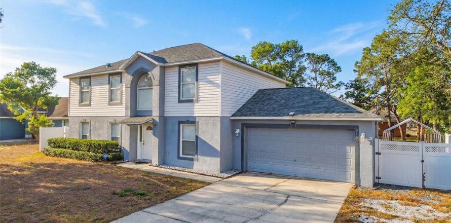 Villa ou maison à Spring Hill, Floride 4 chambres, 205.78 m2 № 2212715