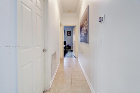 House in Davie, Florida 4 bedrooms, 217.95 sq.m. № 1860083 - photo 7