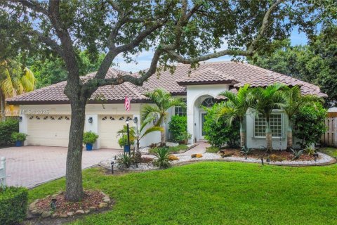House in Davie, Florida 4 bedrooms, 217.95 sq.m. № 1860083 - photo 1