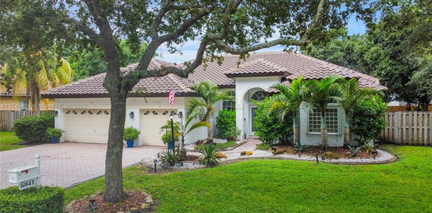 House in Davie, Florida 4 bedrooms, 217.95 sq.m. № 1860083