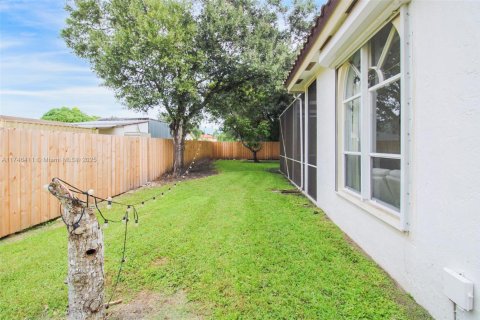 House in Davie, Florida 4 bedrooms, 217.95 sq.m. № 1860083 - photo 18