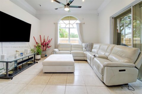House in Davie, Florida 4 bedrooms, 217.95 sq.m. № 1860083 - photo 12