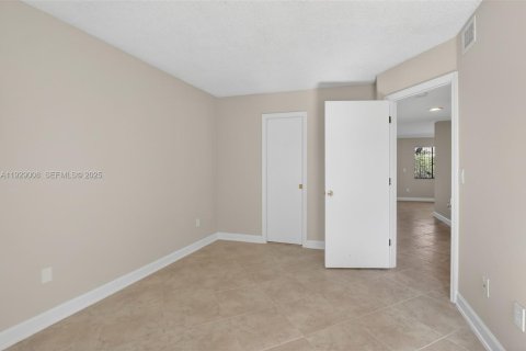 Adosado en venta en Plantation, Florida, 3 dormitorios, 144.65 m2 № 1987352 - foto 15
