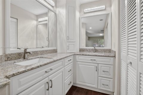 Adosado en venta en Plantation, Florida, 3 dormitorios, 144.65 m2 № 1987352 - foto 24