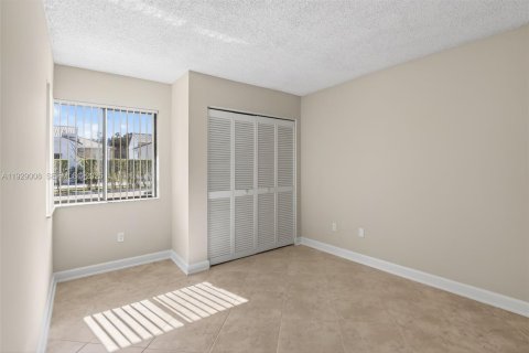 Adosado en venta en Plantation, Florida, 3 dormitorios, 144.65 m2 № 1987352 - foto 14