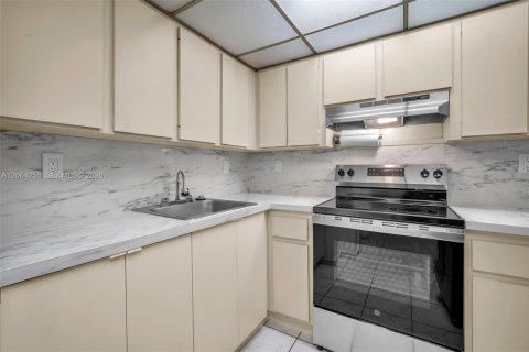 Снять в аренду кондоминиум в Майами, Флорида 2 спальни, 78.78м2, № 2279094 - фото 12