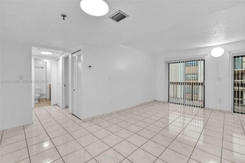 Снять в аренду кондоминиум в Майами, Флорида 2 спальни, 78.78м2, № 2279094 - фото 10