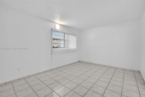 Снять в аренду кондоминиум в Майами, Флорида 2 спальни, 78.78м2, № 2279094 - фото 15